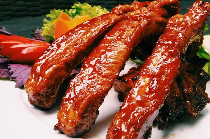 Món sườn tẩm ướp gia vị thơm ngon