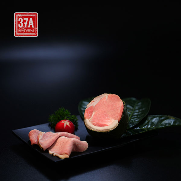 Thịt đầu rồng xông trà - Lợn đen trà xanh