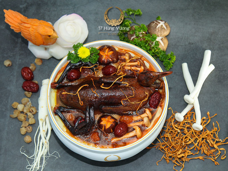 Sâm cầm tiềm đông trùng táo đỏ – Món ngon xứng đáng là món tiến vua