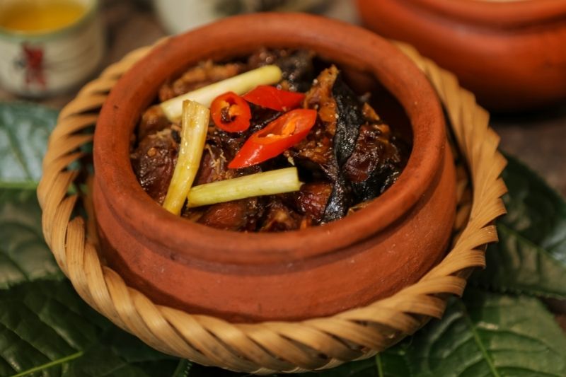 cá lăng kho trà cổ thụ