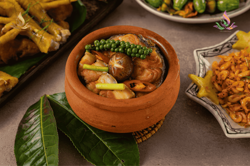 Cá lăng kho trà: Tuyệt phẩm ẩm thực đậm đà vị quê tại bếp nhà 5 Sao